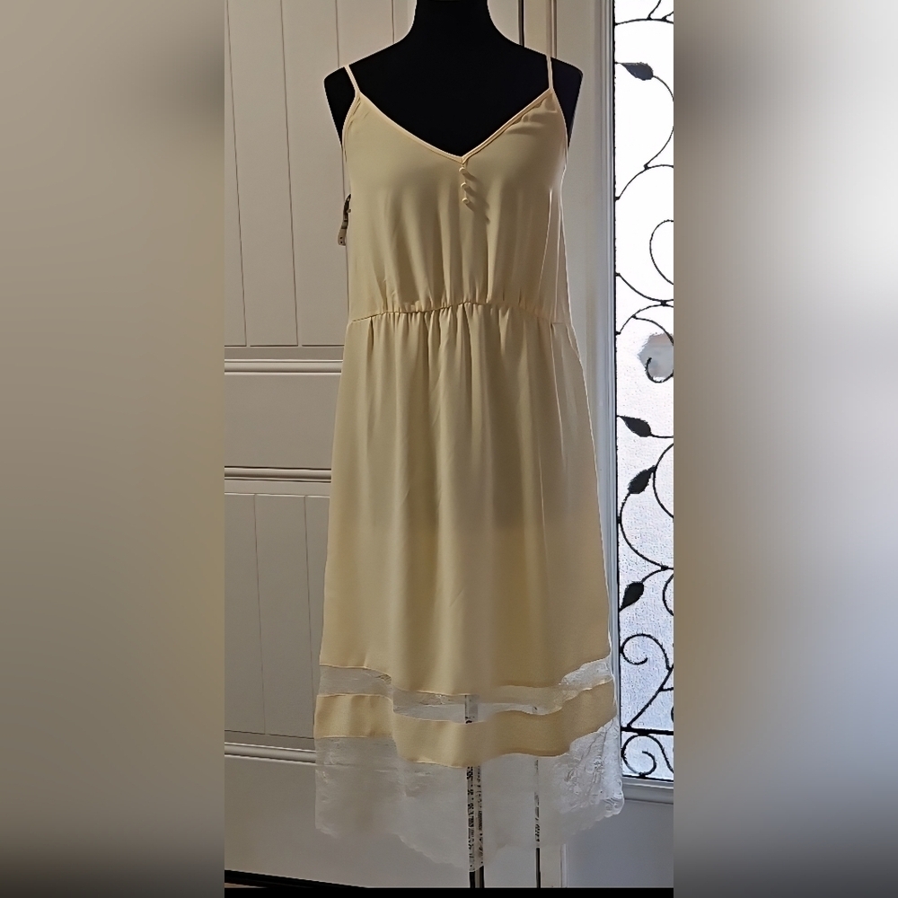 Aritzia Little Moon Butter Yellow Lace Trim Aurora Midi Dress Size XS - Picture 4 of 16